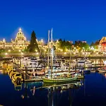 Waterfront Living In Victoria - Rooftop Patio, Bbq, Gym, Coffee