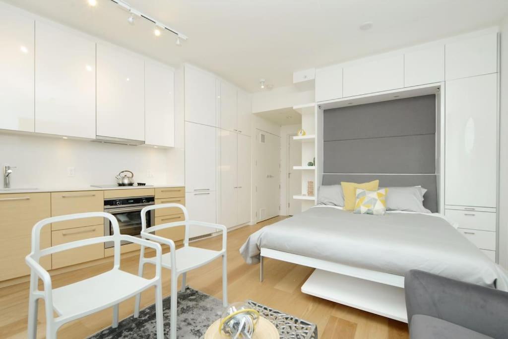 Waterfront Living In - Rooftop Patio, Bbq, Gym, Coffee * Victoria